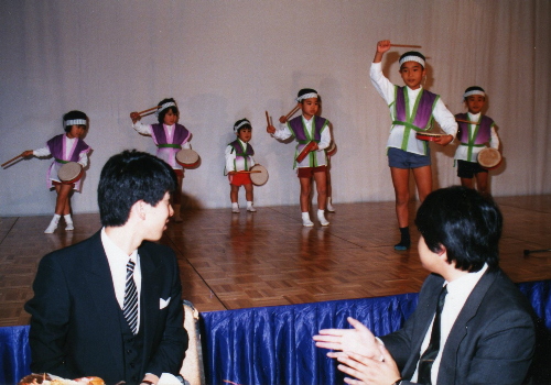 �q���̓p�[�����N�[����ɗx��